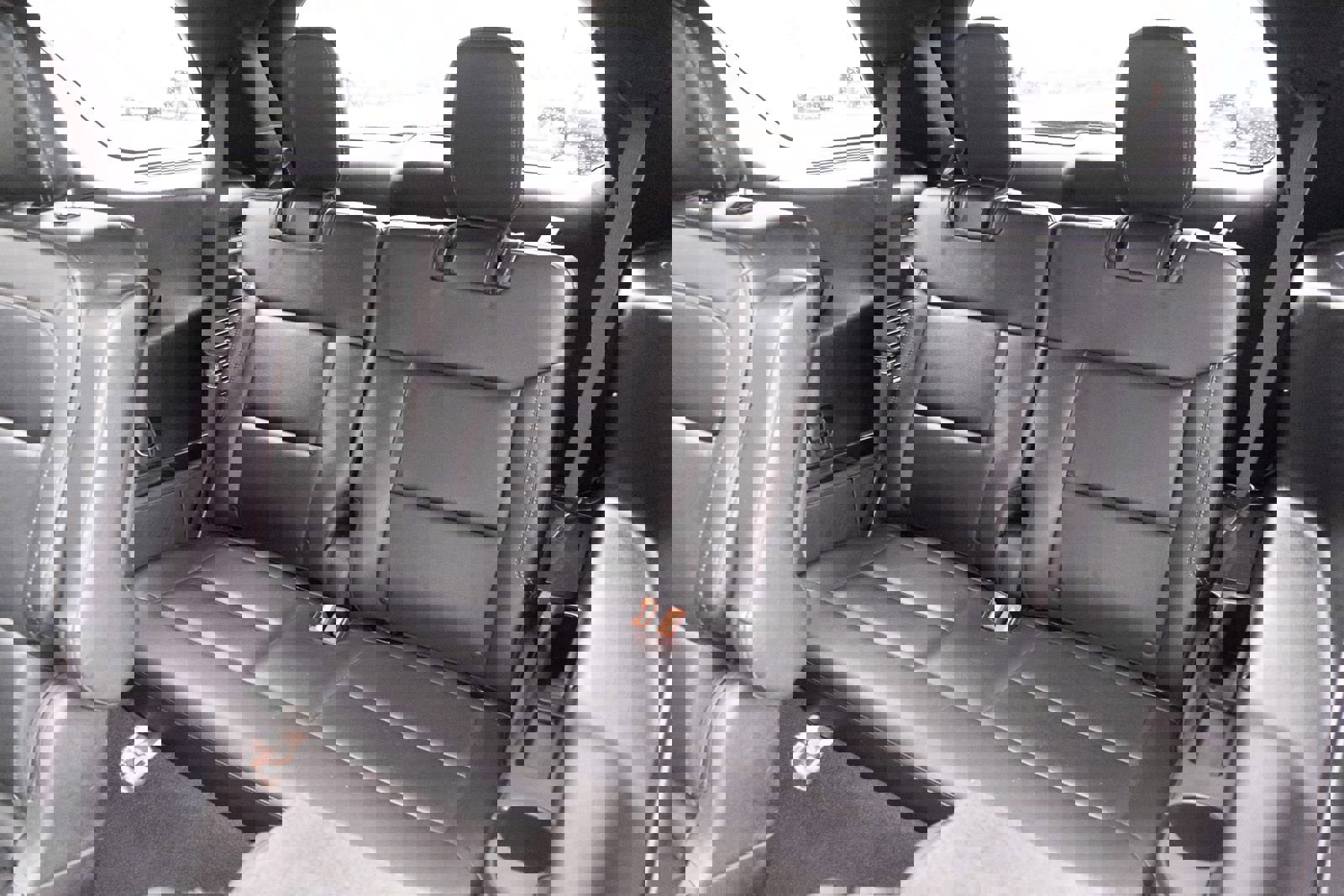 Used 2020 Ford Explorer XLT w/ Equipment Group 202A image 20