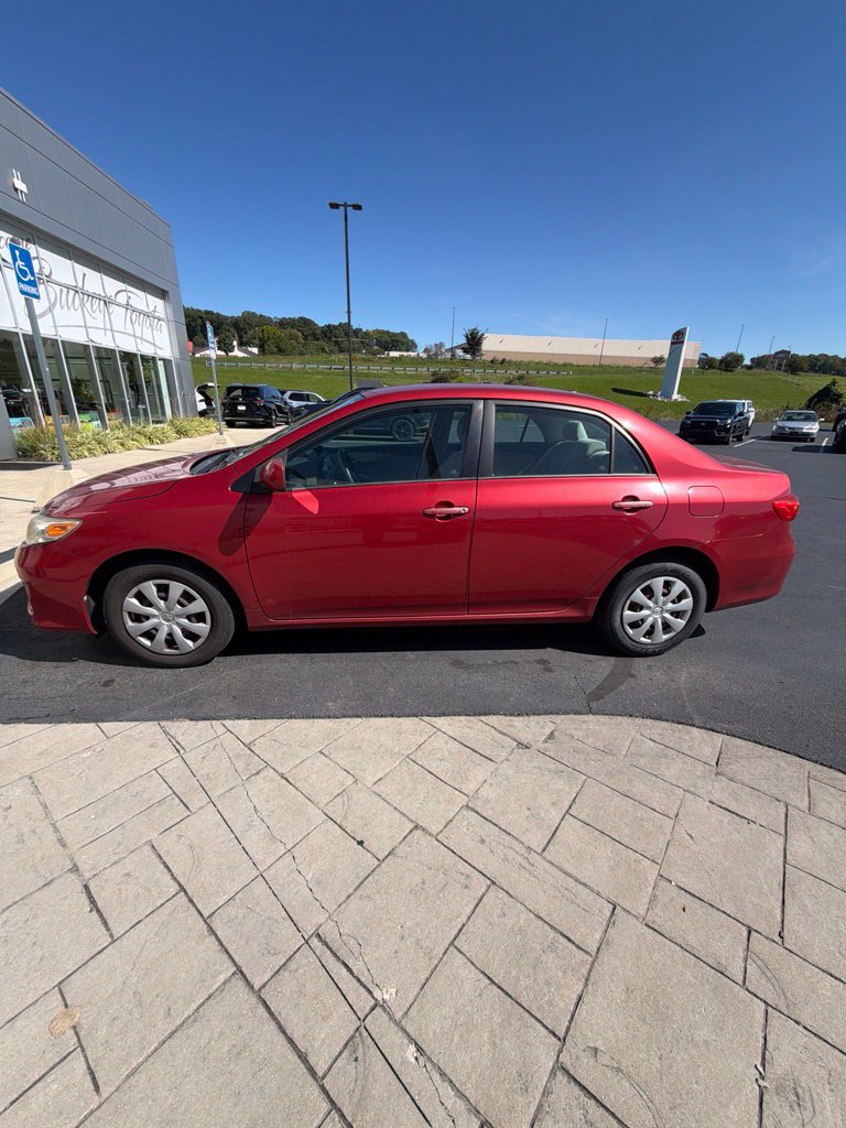 Used 2011 Toyota Corolla LE FWD image 4