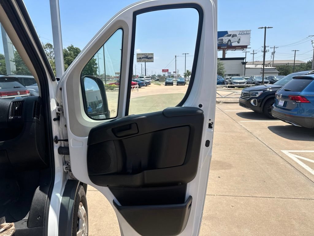 Used 2016 RAM ProMaster 2500 w/ Premium Appearance Group FWD image 14