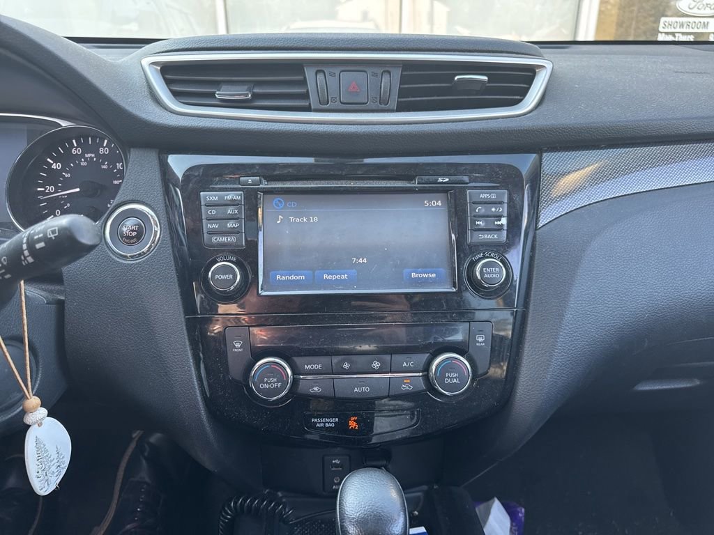 Used 2015 Nissan Rogue SL w/ SL Premium Package image 9