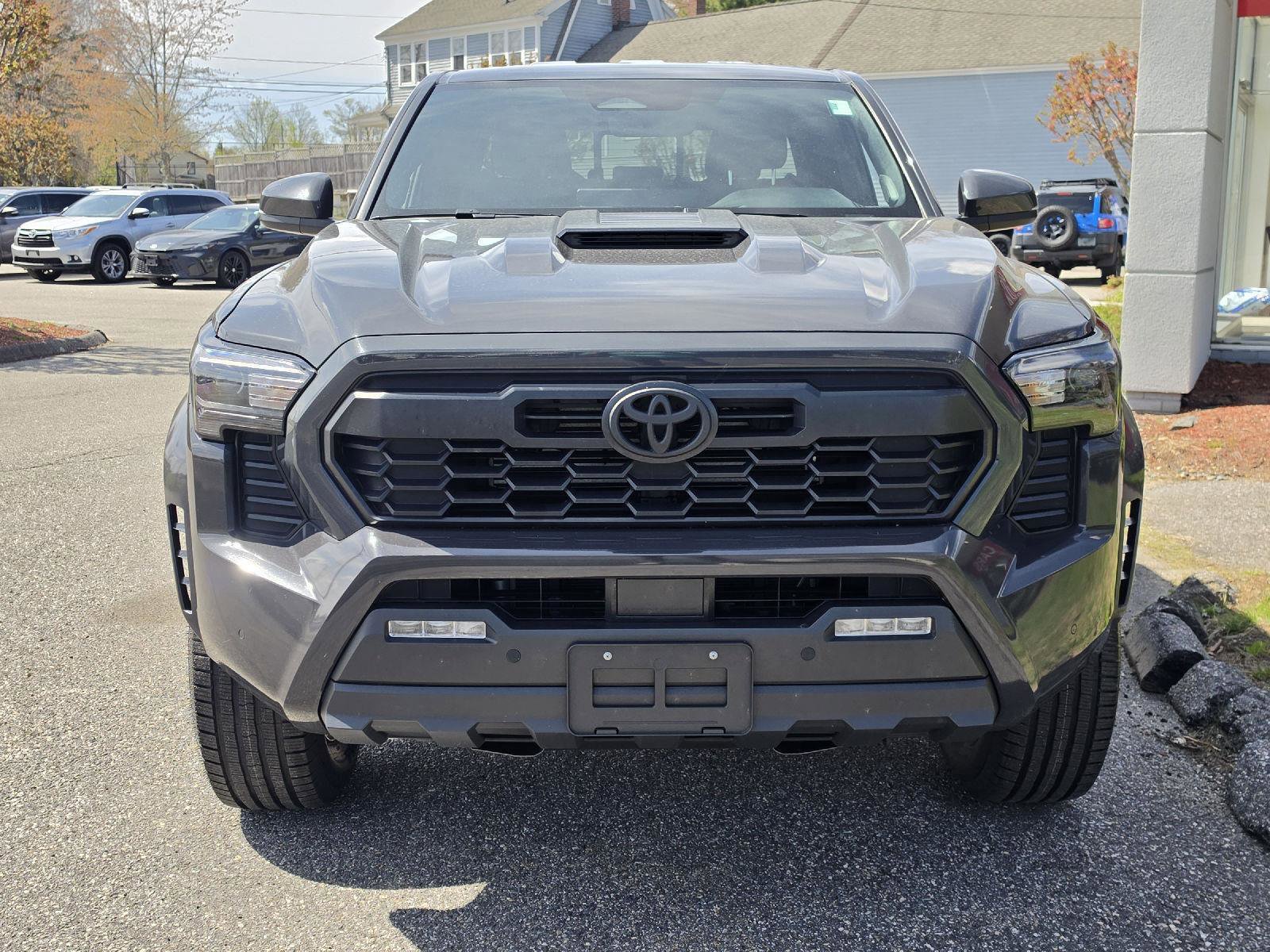 Used 2024 Toyota Tacoma TRD Sport w/ TRD Sport Upgrade Package AWD/4WD image 9