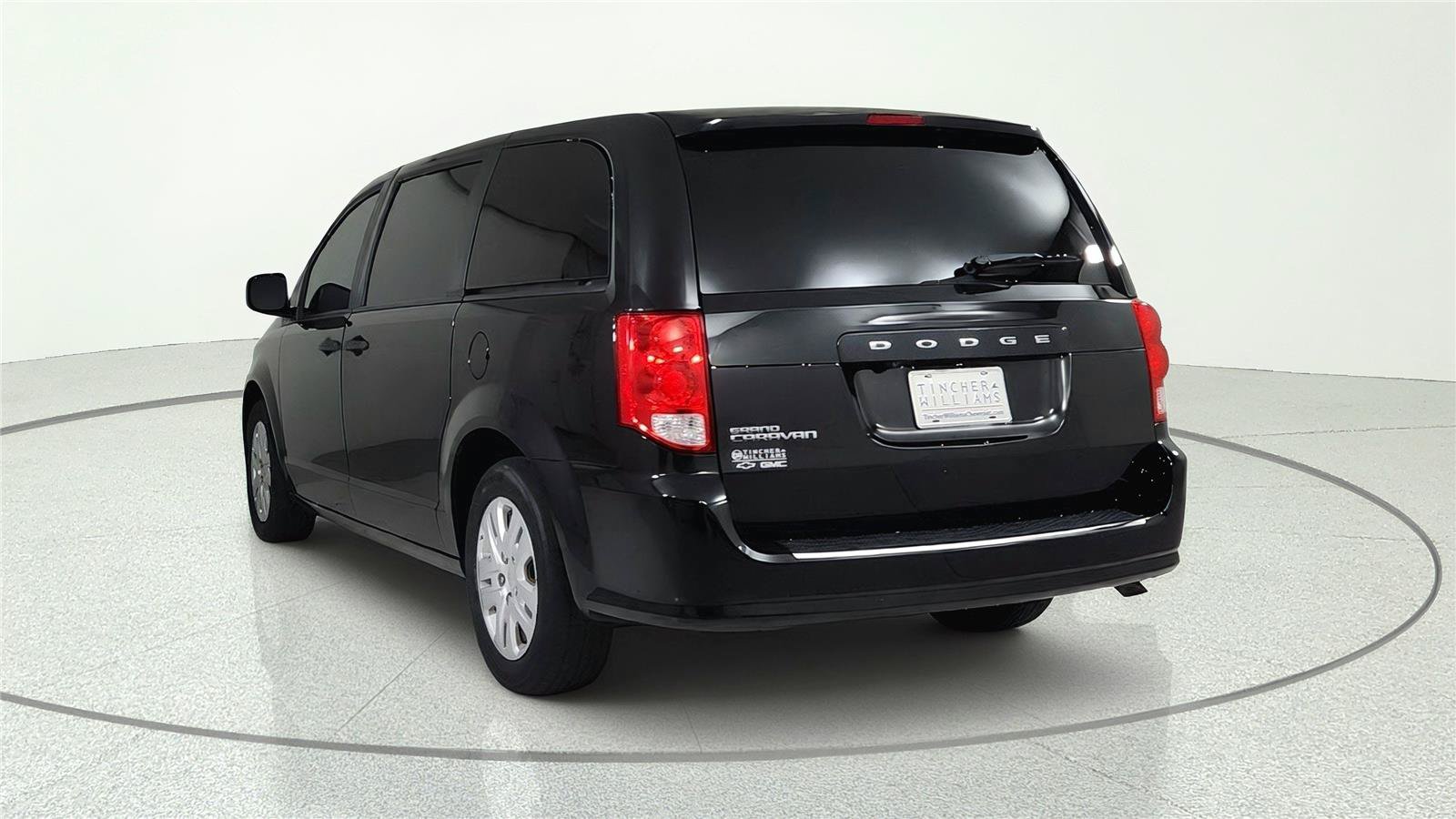 Used 2020 Dodge Grand Caravan SE FWD image 3