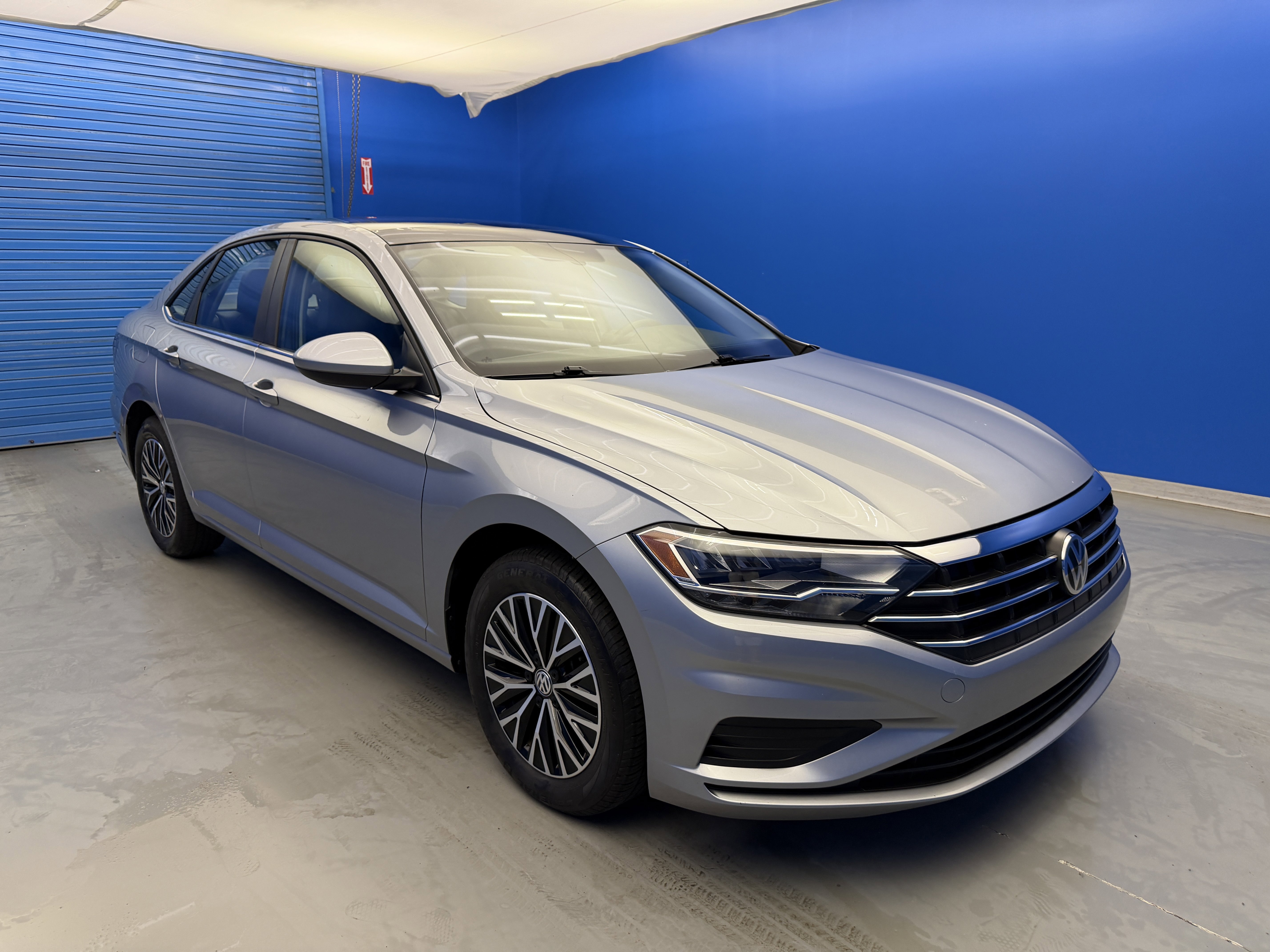 Used 2019 Volkswagen Jetta SE FWD image 2