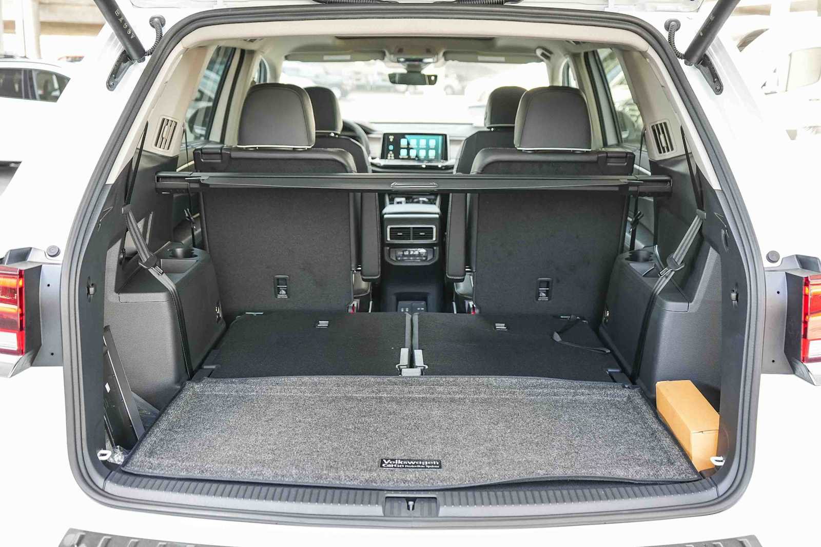 New 2026 Volkswagen Atlas SEL Premium R-Line image 12