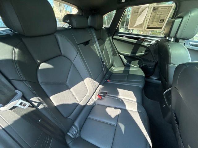 Used 2021 Porsche Macan AWD/4WD image 34