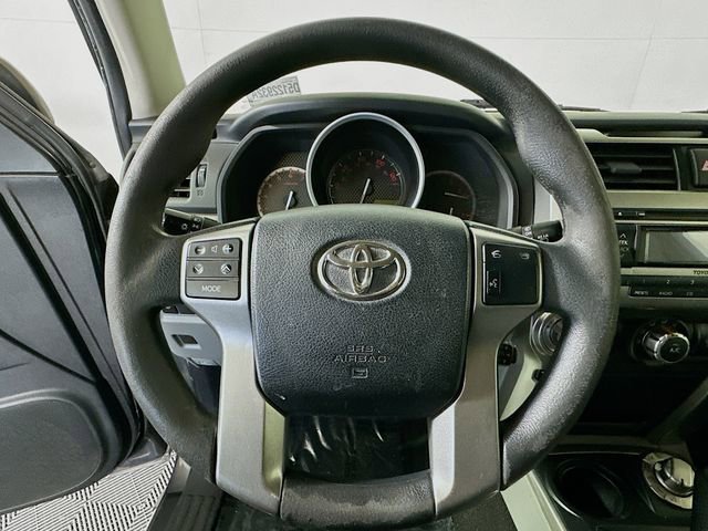 Used 2021 Nissan Titan SL w/ Moonroof Package image 13