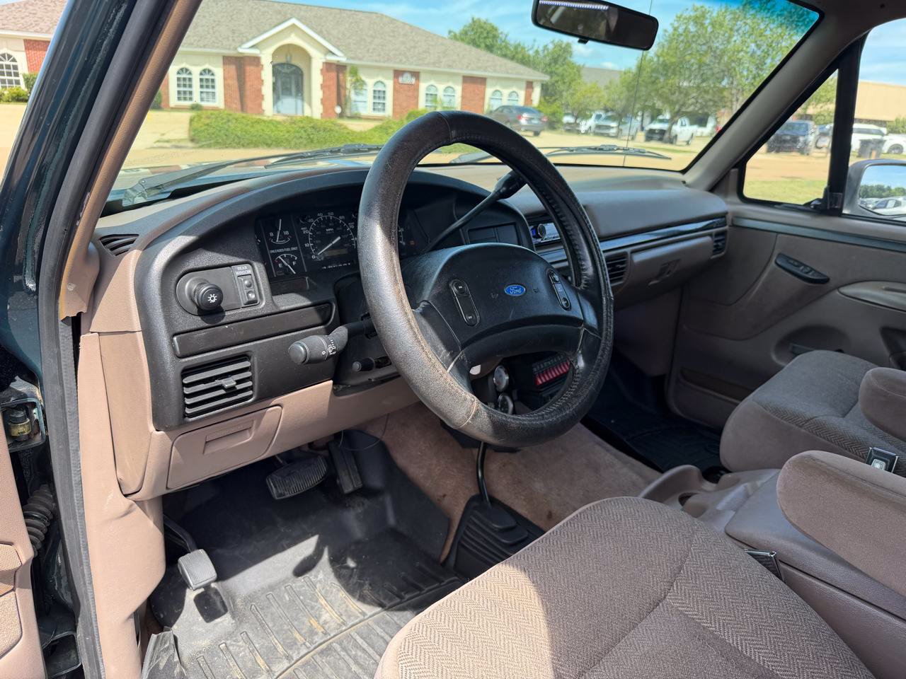 Used 1993 Ford Bronco XLT AWD/4WD image 16