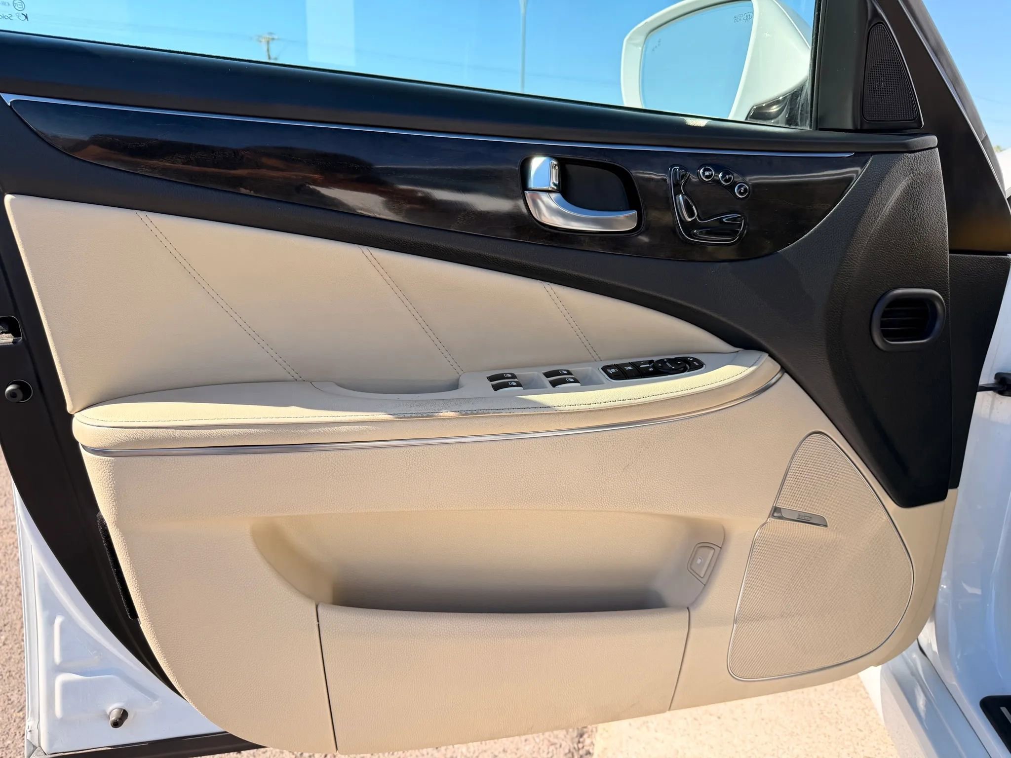 Used 2014 Hyundai Equus Signature image 9