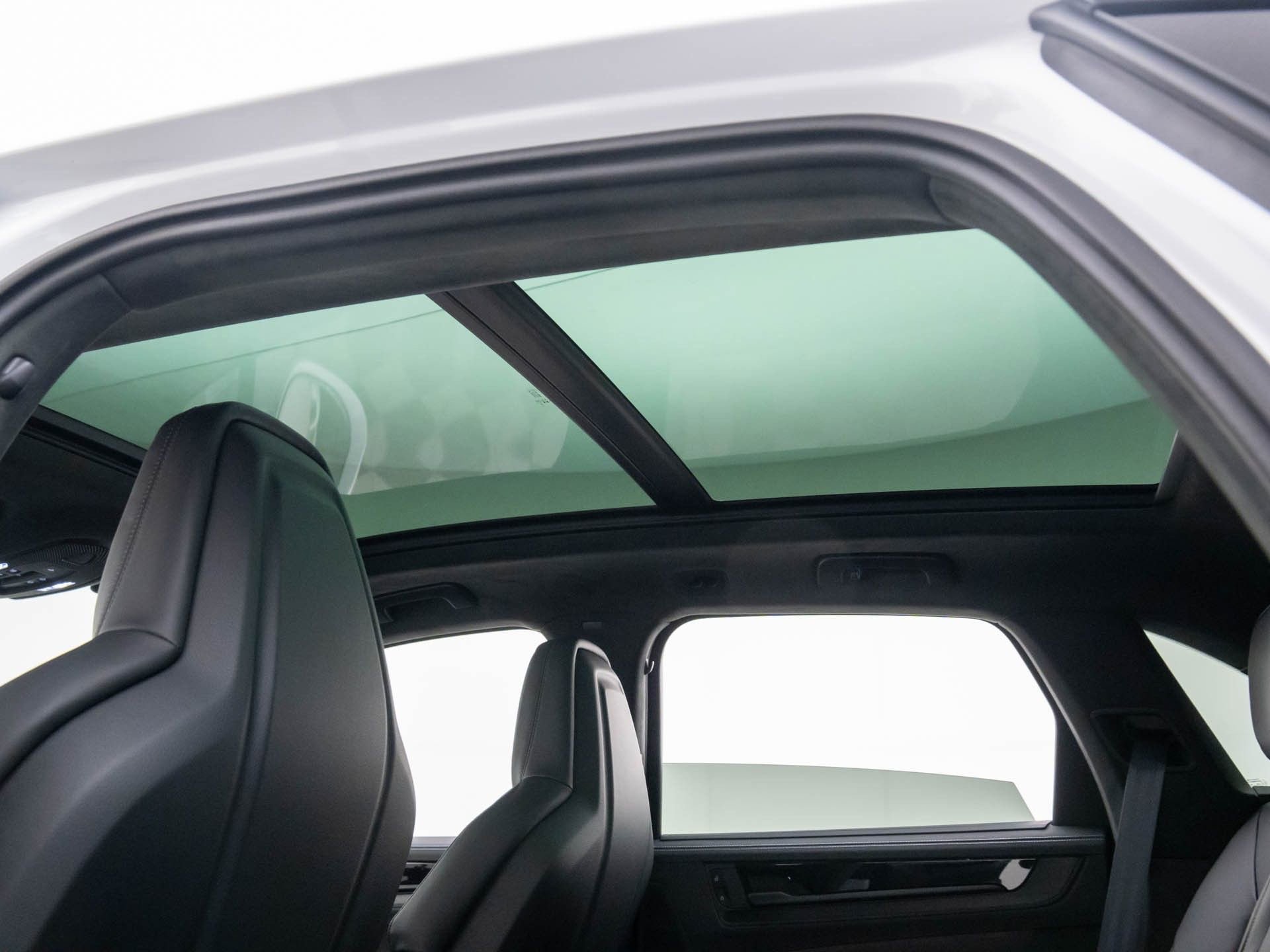 New 2026 Porsche Cayenne GTS image 18