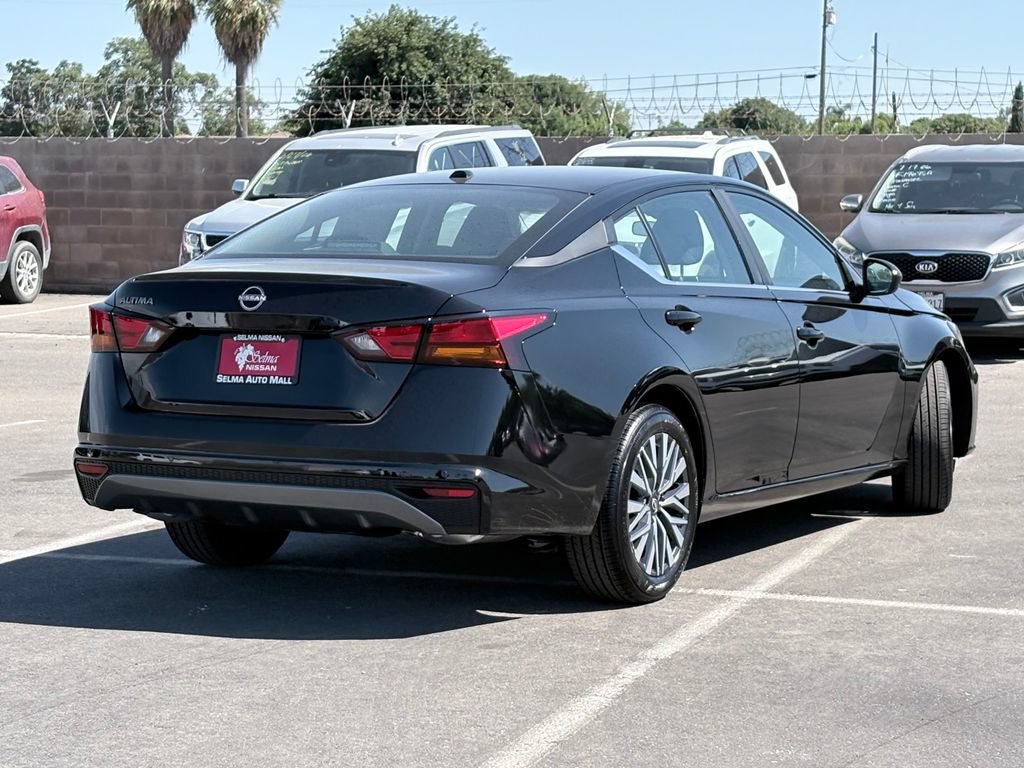New 2026 Nissan Altima 2.5 SV FWD image 4