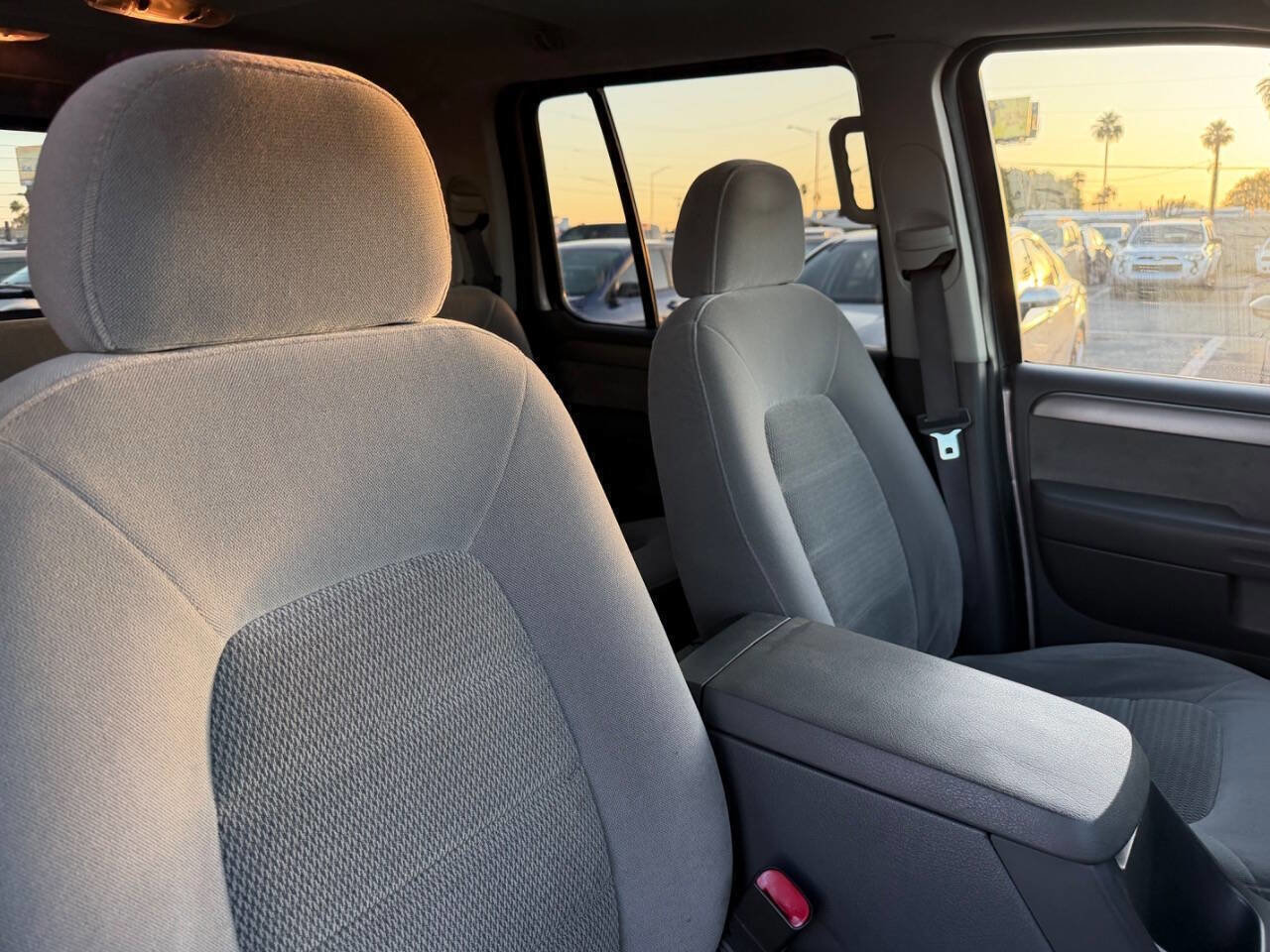 Used 2004 Ford Explorer Sport XLT AWD/4WD image 32