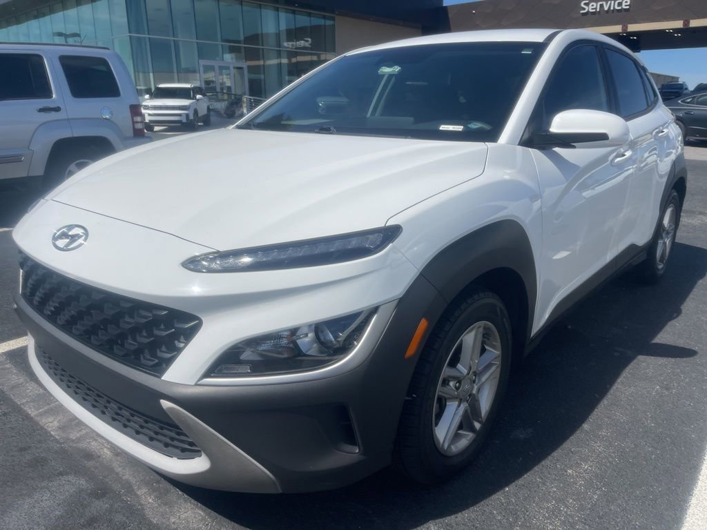 Certified 2022 Hyundai Kona SE w/ Cargo Package image 2