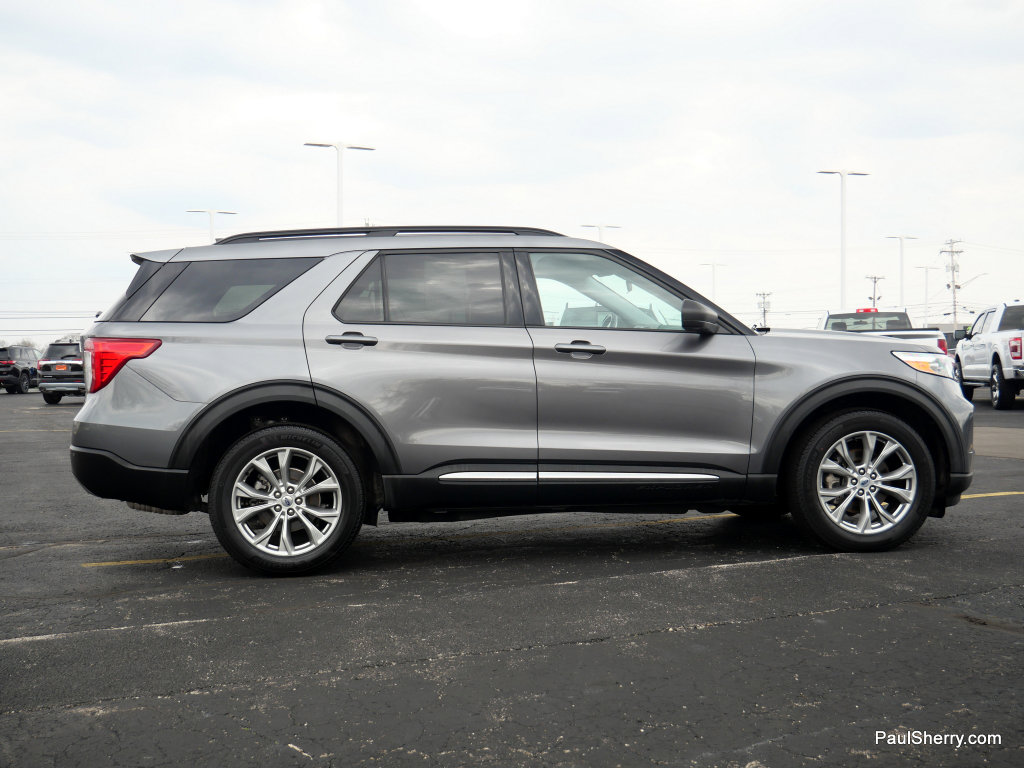 Used 2024 Ford Explorer XLT w/ Equipment Group 202A image 14