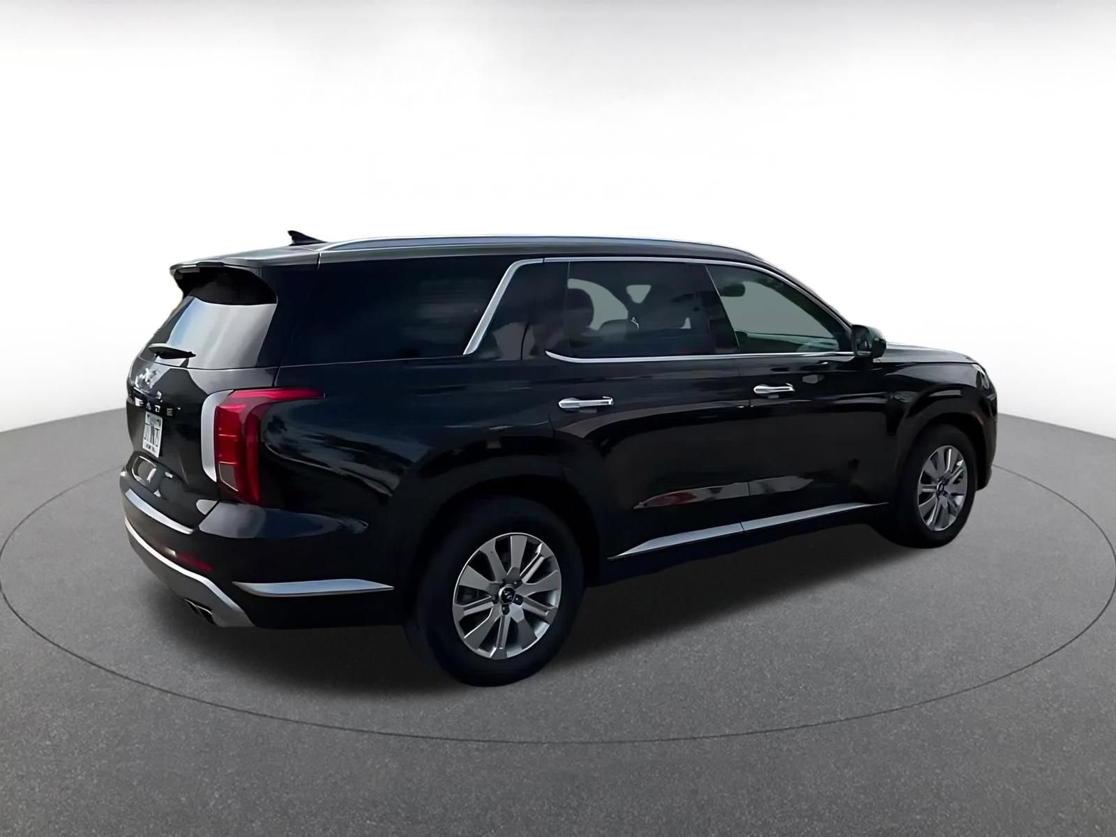 Used 2025 Hyundai Palisade SEL FWD image 13