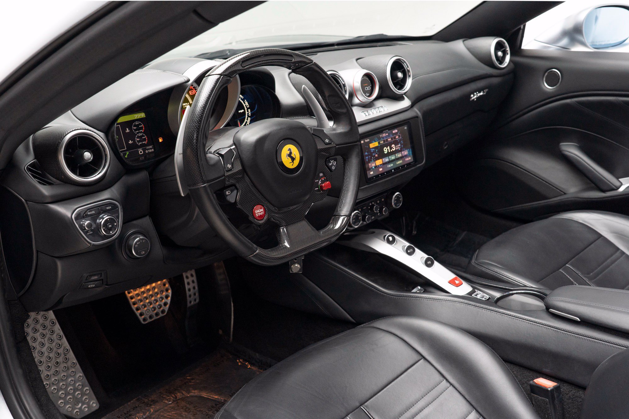 Used 2016 Ferrari California T RWD image 15