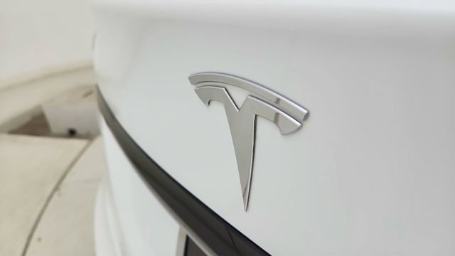 Used 2023 Tesla Model S Standard Range image 16