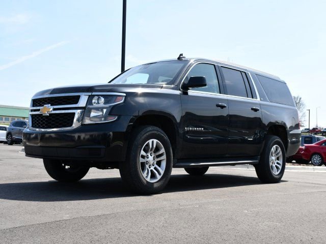 Used 2018 Chevrolet Suburban LT image 3
