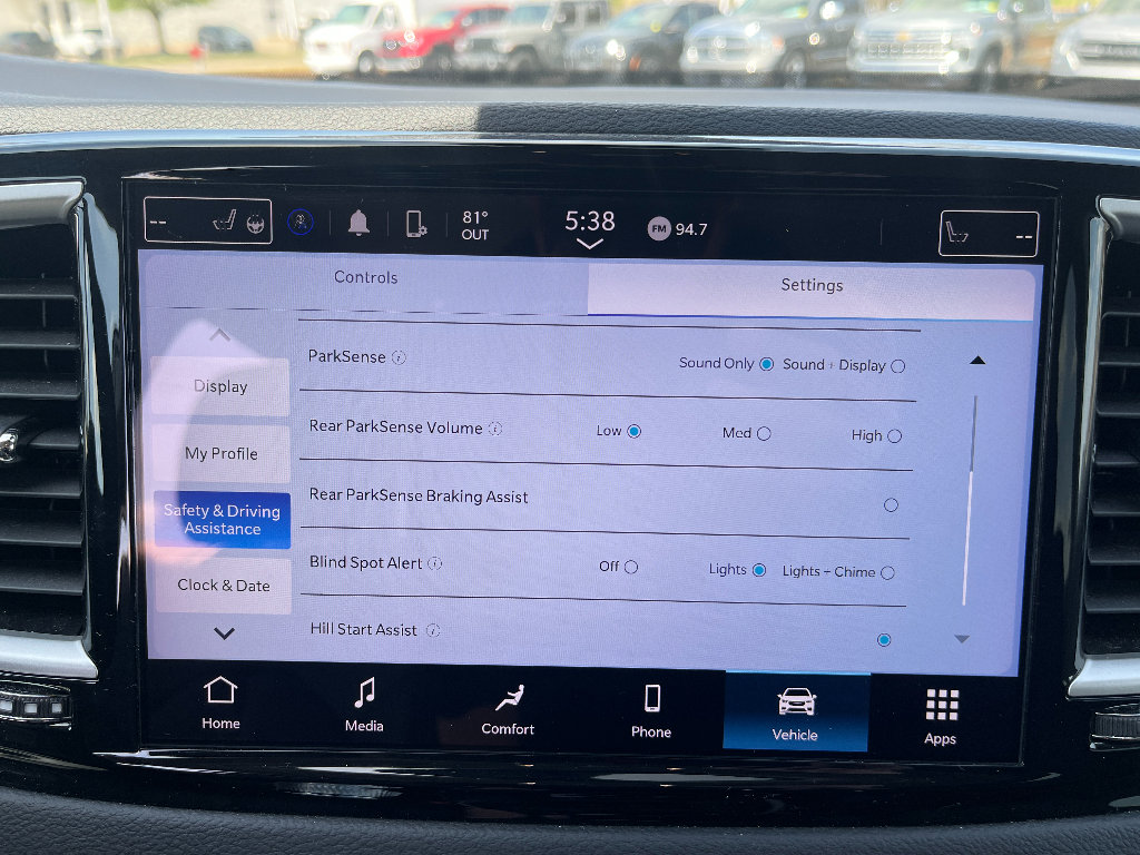 Used 2024 Chrysler Pacifica Touring-L image 30