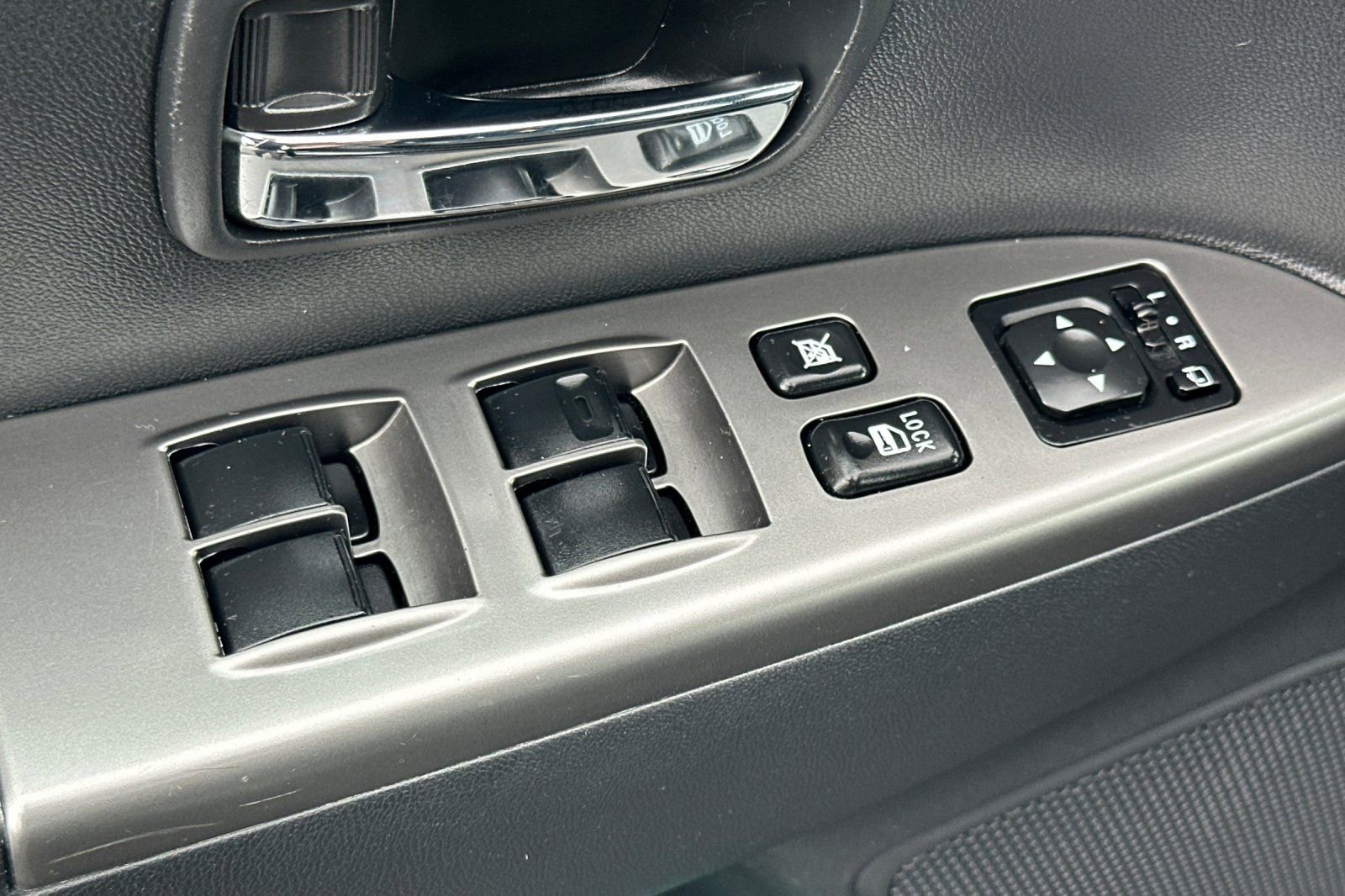 Used 2018 Mitsubishi Outlander Sport SEL AWD/4WD image 13