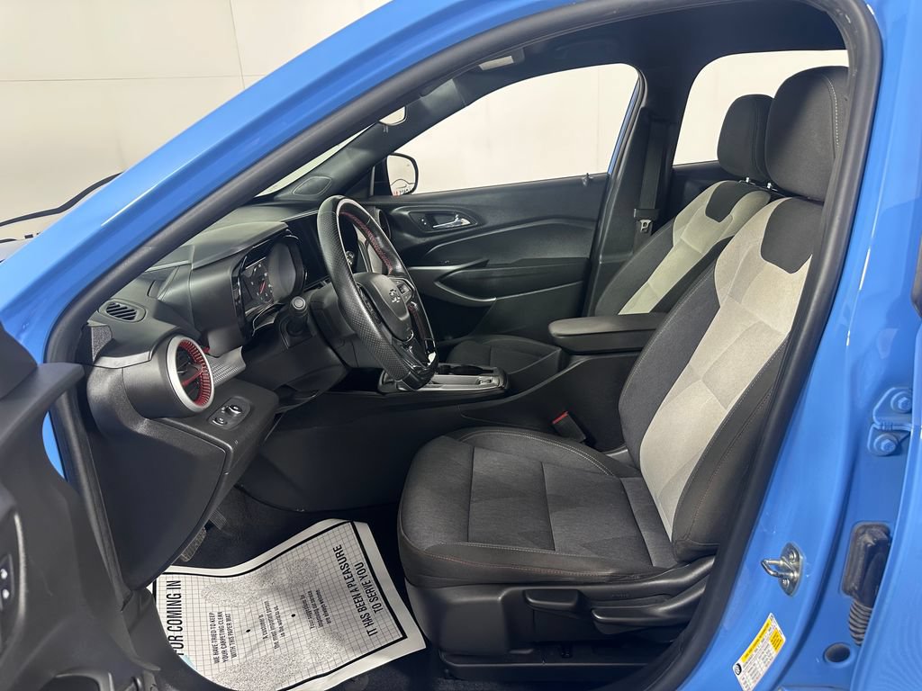 Used 2024 Chevrolet Trax RS w/ Driver Confidence Package FWD image 13