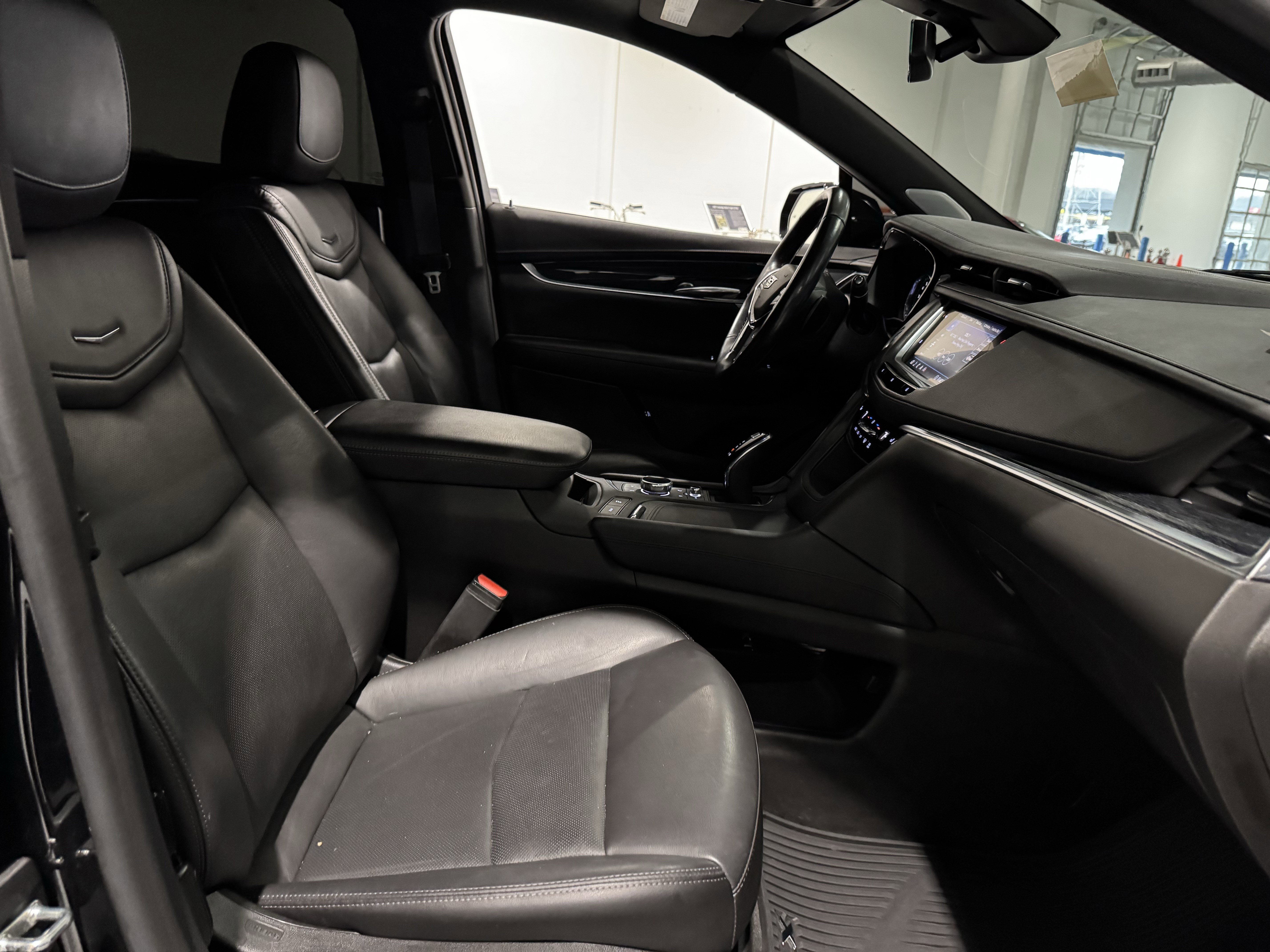 Used 2020 Cadillac XT5 Premium Luxury image 41