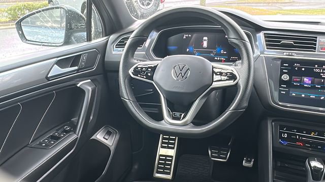 Used 2024 Volkswagen Tiguan SE R-Line image 24