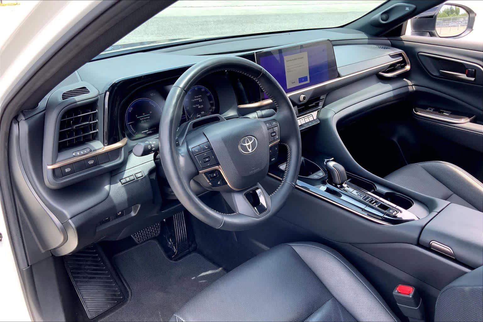 Used 2024 Toyota Crown Platinum AWD/4WD image 17