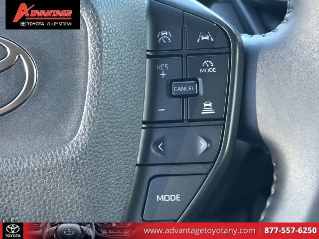 Used 2023 Toyota Prius LE AWD/4WD image 23