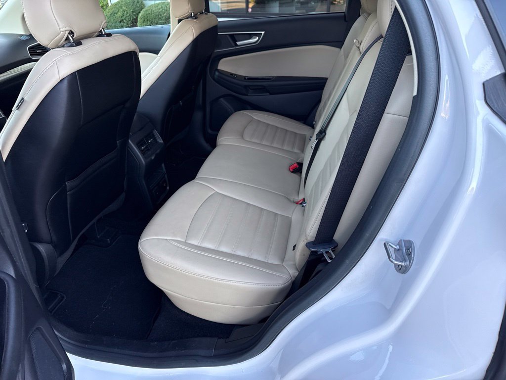 Used 2019 Ford Edge SEL w/ Equipment Group 201A FWD image 13