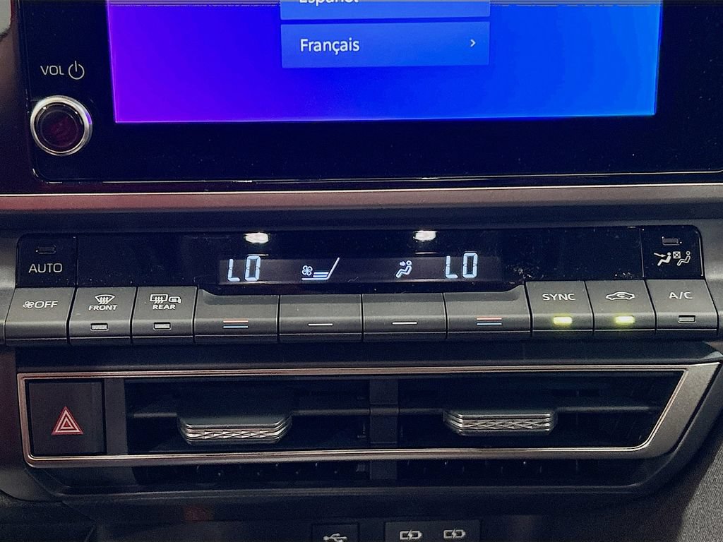 New 2026 Toyota Camry Hybrid FWD image 15