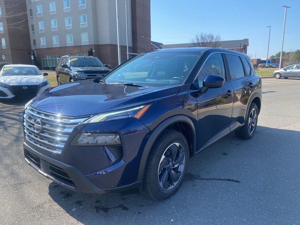 Used 2025 Nissan Rogue SV image 7