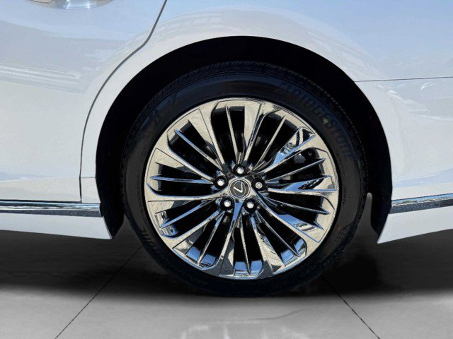 Used 2023 Lexus LS 500 w/ Accessory Package (Z2) image 56