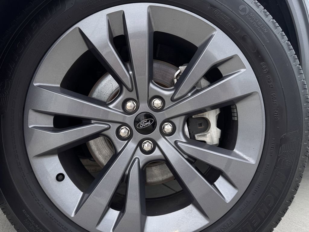 Used 2023 Ford Explorer XLT w/ Equipment Group 202A image 15