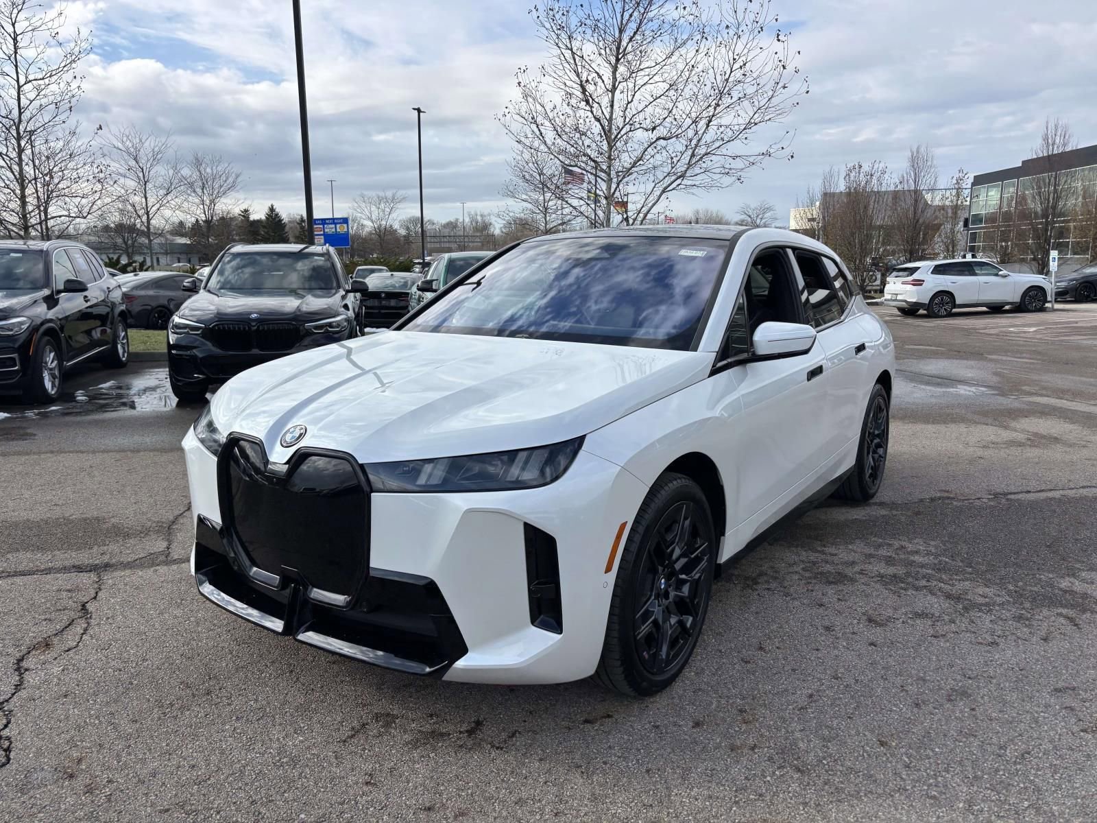 New 2026 BMW iX xDrive60 w/ M Sport Package image 3