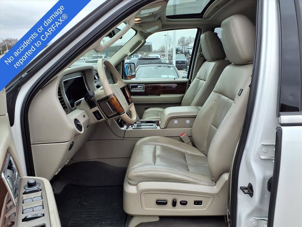 Used 2014 Lincoln Navigator Base image 18