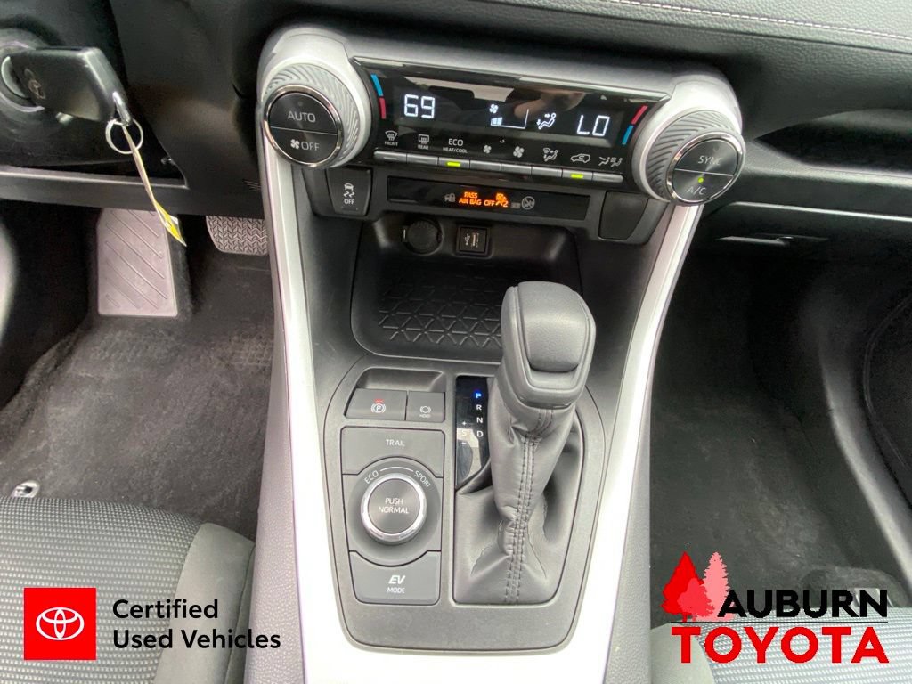Certified 2024 Toyota RAV4 LE AWD/4WD image 39