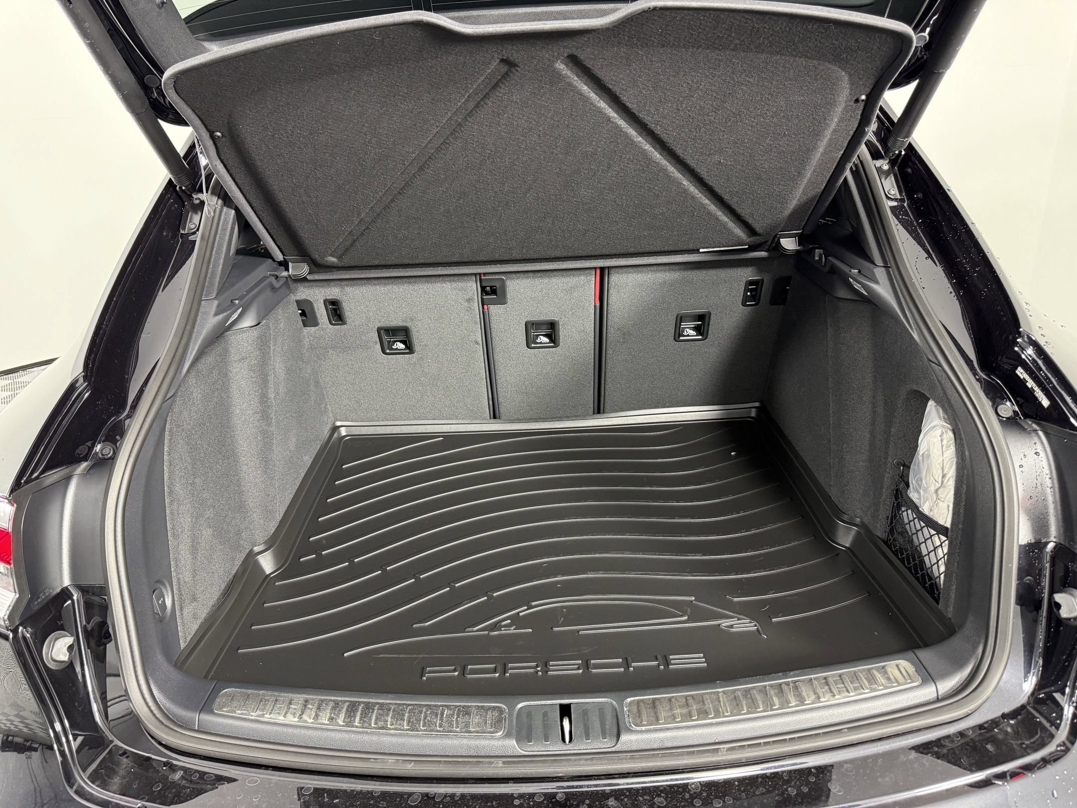 Certified 2026 Porsche Macan S AWD/4WD image 24