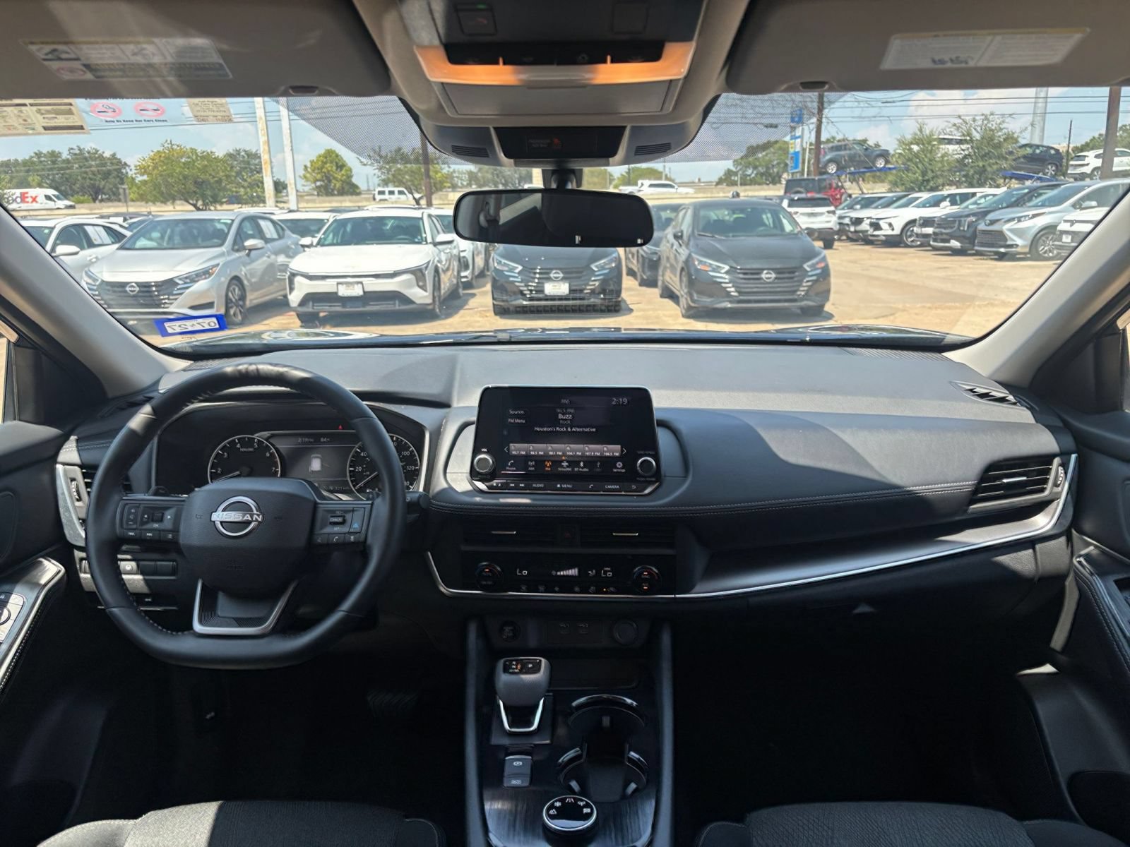 Used 2026 Nissan Rogue SV AWD/4WD image 33