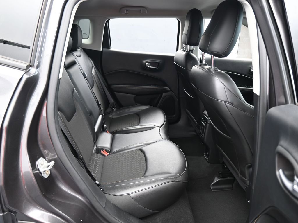 Used 2021 Jeep Compass Latitude image 32