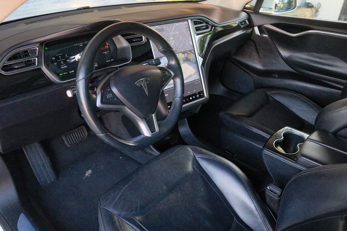 Used 2015 Tesla Model S 70 RWD image 12