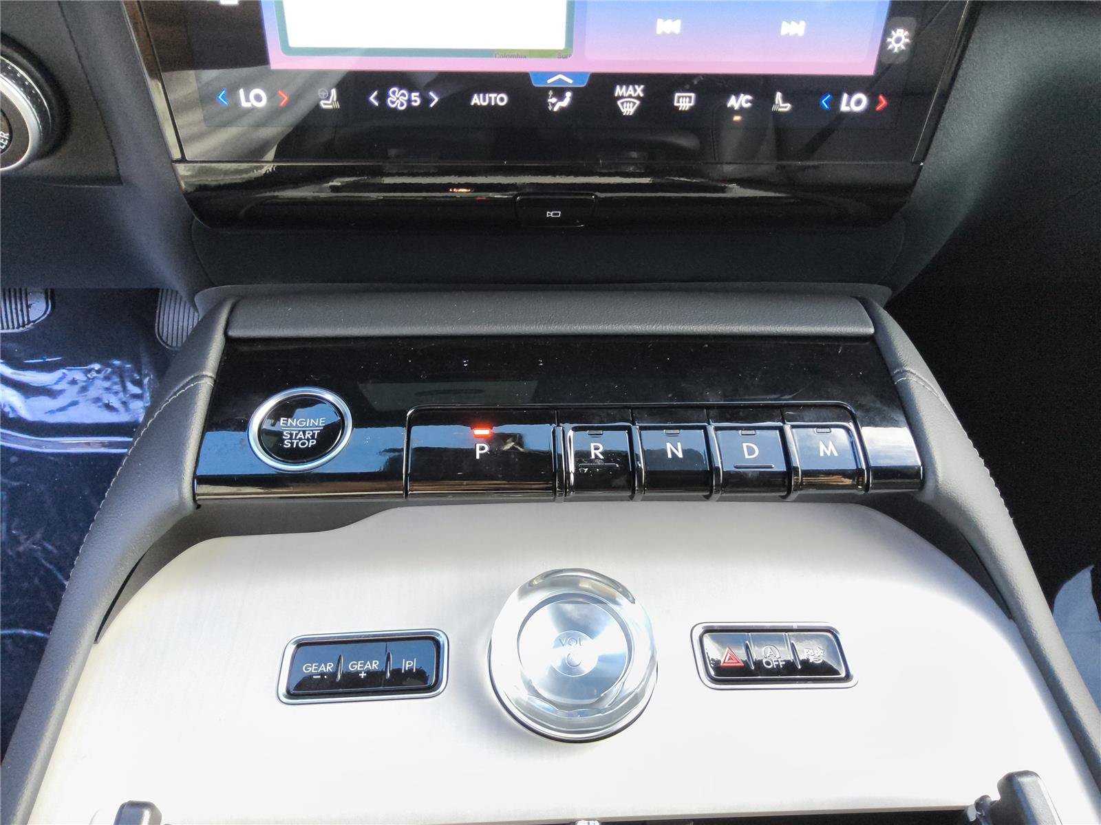 New 2027 Lincoln Navigator Reserve w/ Jet Appearance Package AWD/4WD image 19