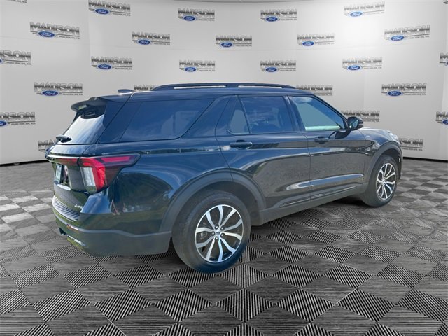 Used 2025 Ford Explorer ST-Line image 5