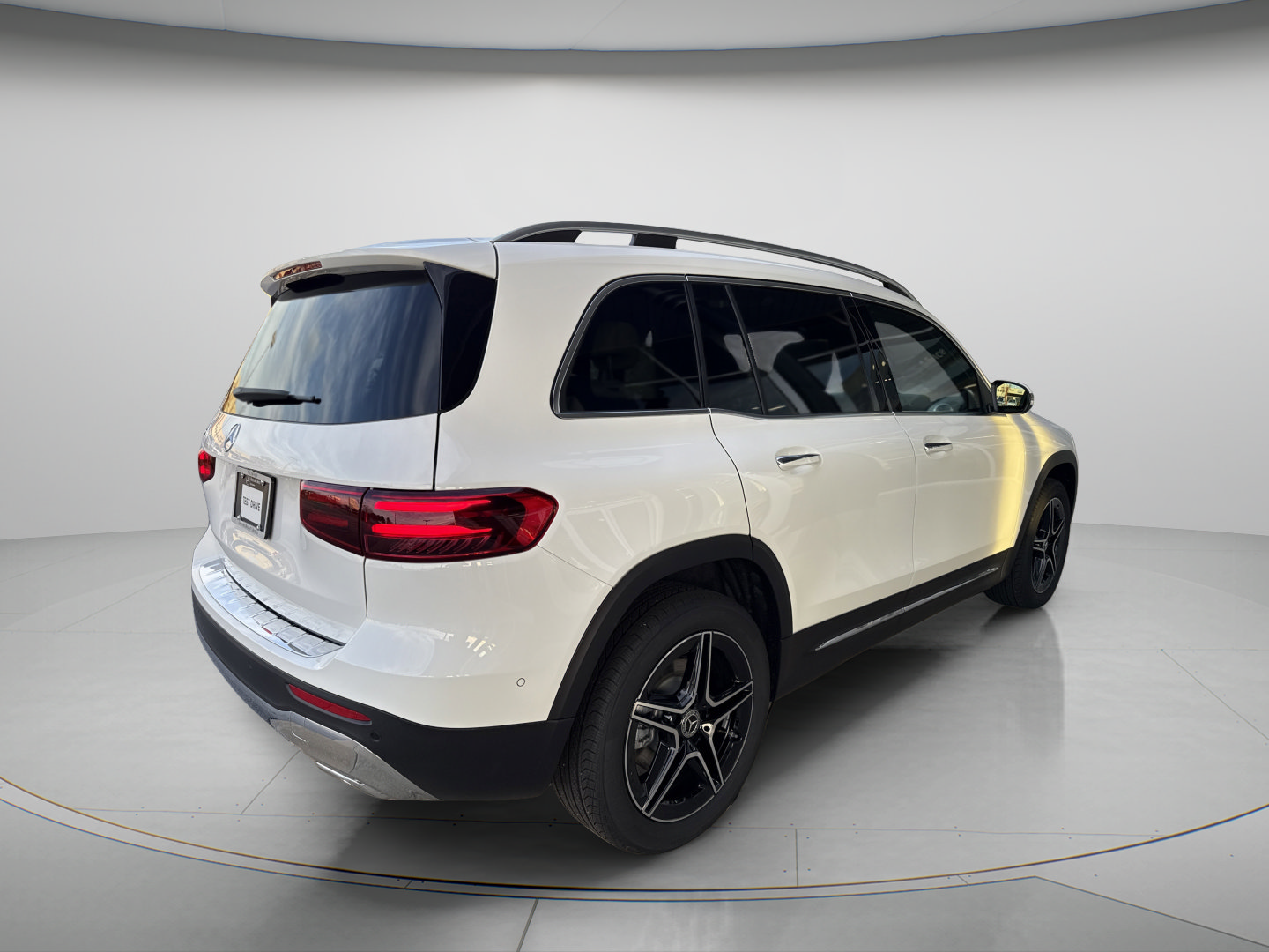 New 2026 Mercedes-Benz GLB 250 image 5