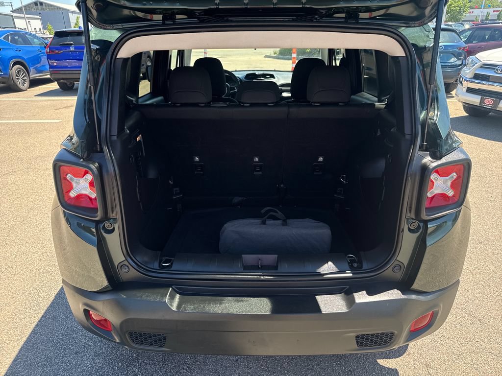 Used 2021 Jeep Renegade Sport FWD image 7