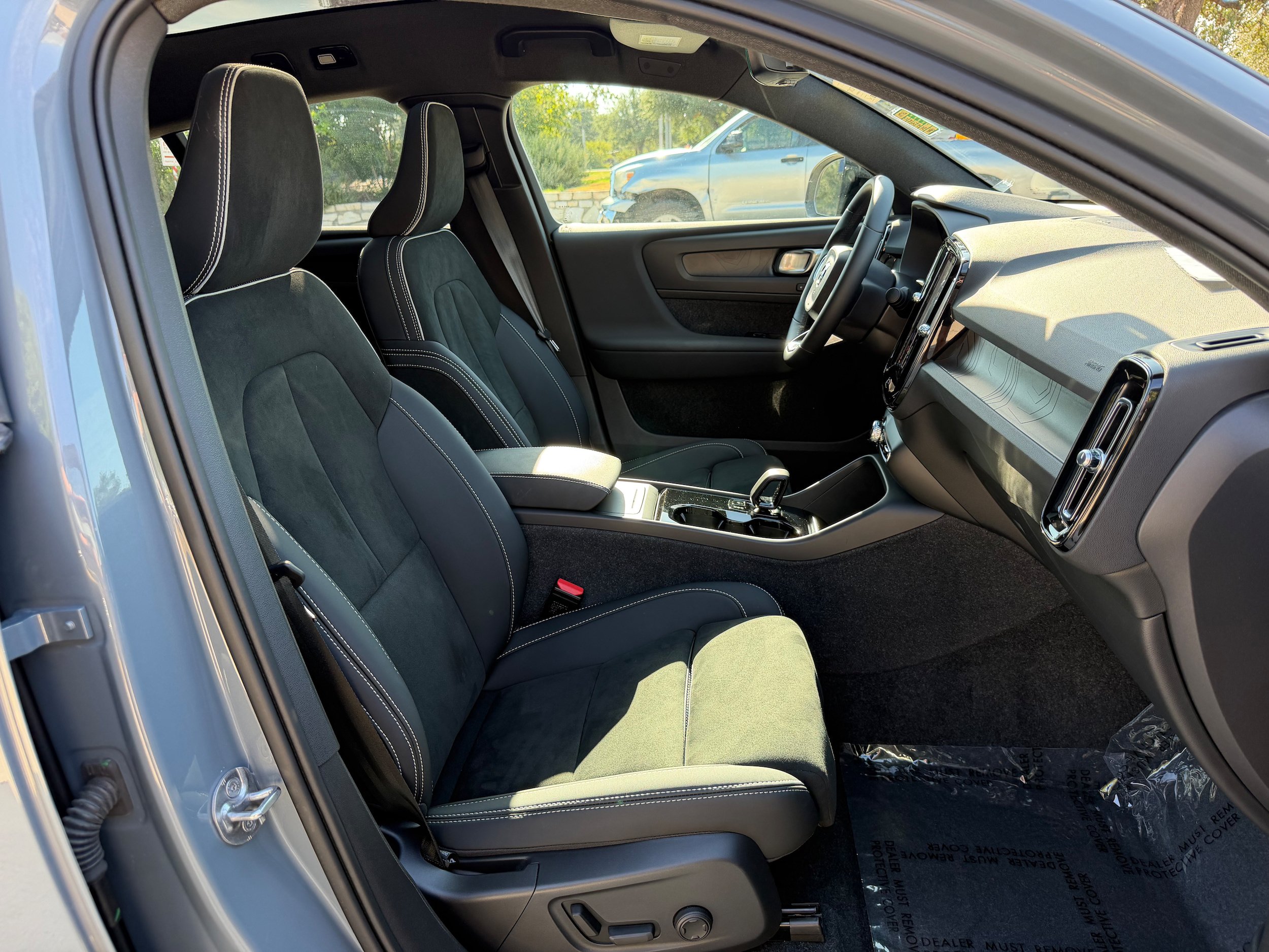 Certified 2023 Volvo C40 P8 Recharge Ultimate AWD/4WD image 8