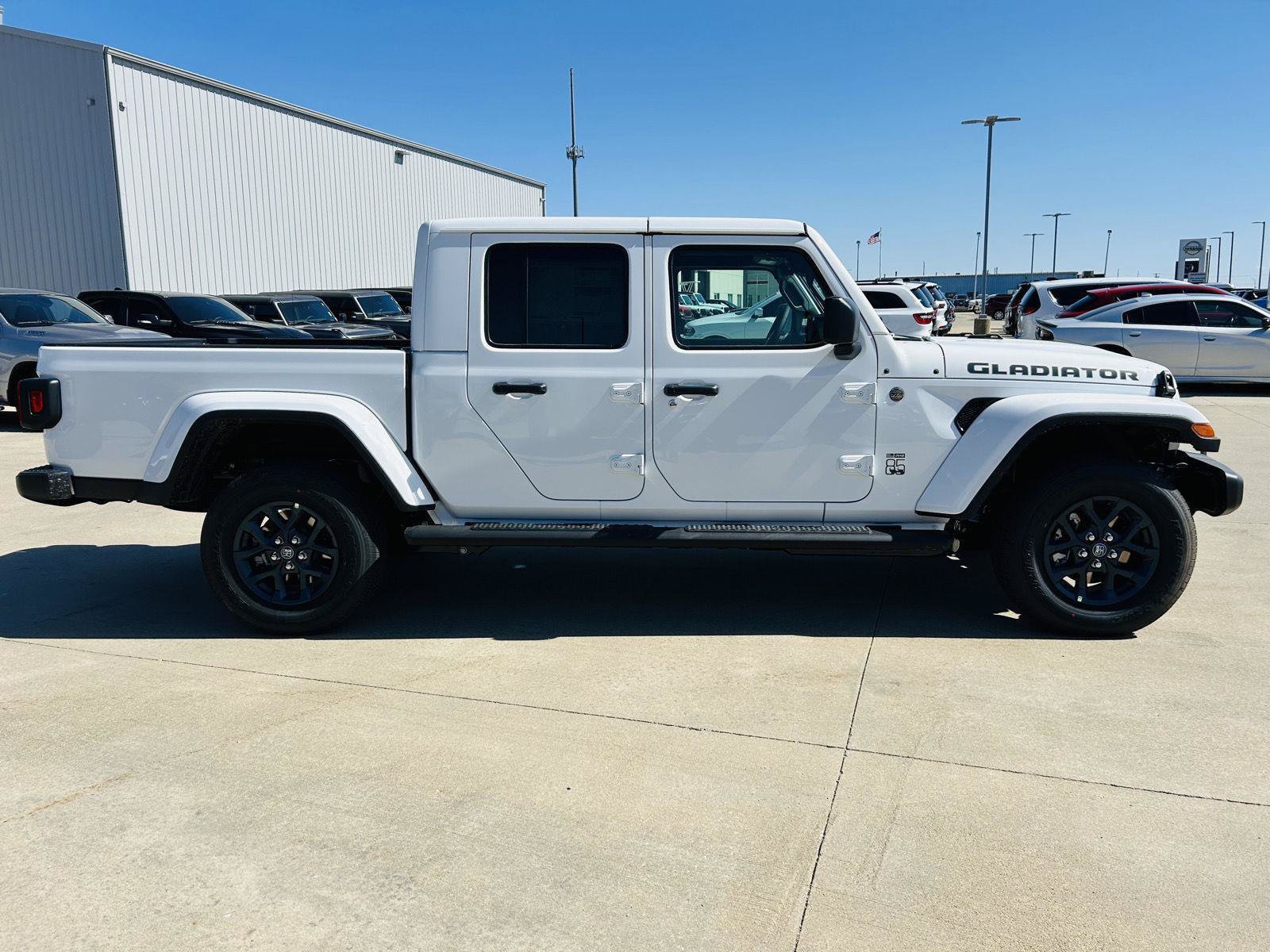 New 2026 Jeep Gladiator Overland AWD/4WD image 38