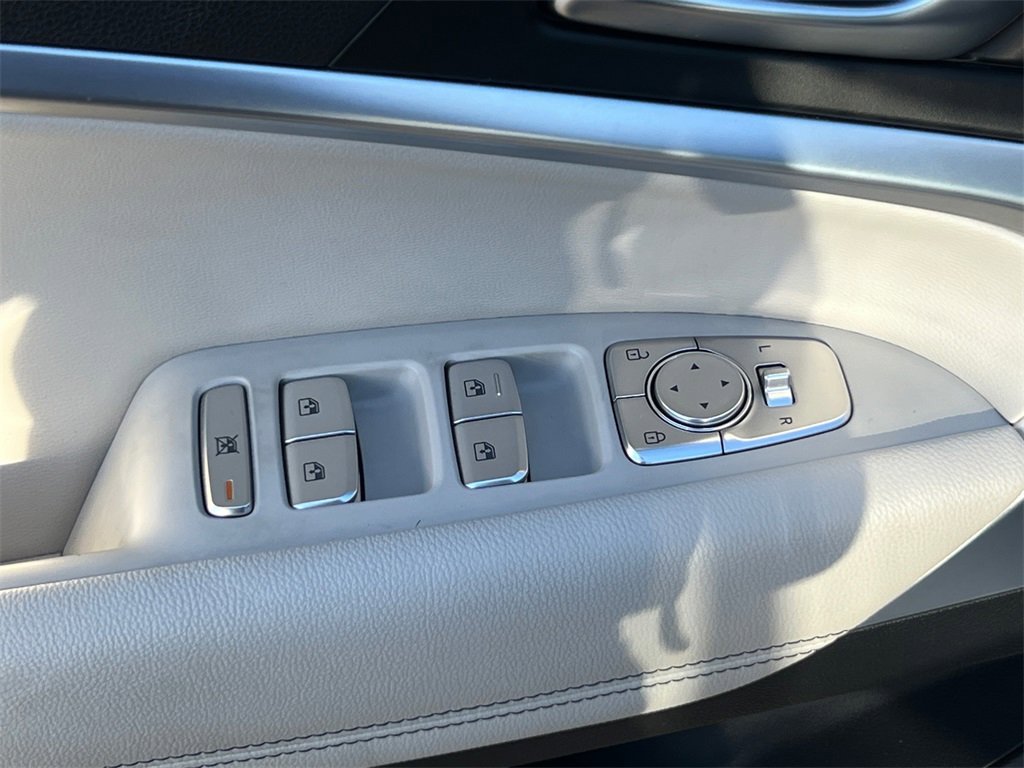 Used 2024 Genesis G70 2.5T image 18