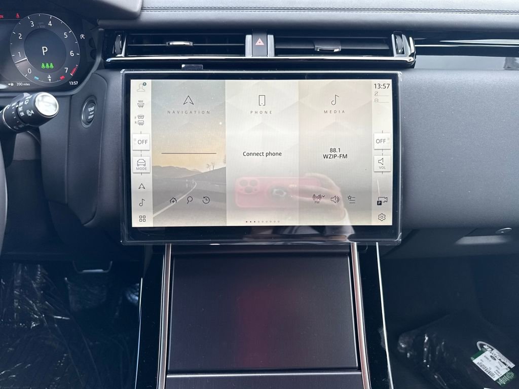 New 2026 Land Rover Range Rover Velar Dynamic SE image 23