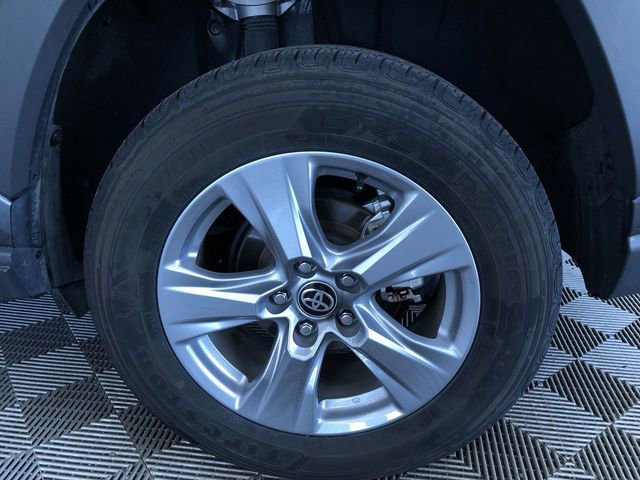 Used 2025 Toyota RAV4 XLE AWD/4WD image 16