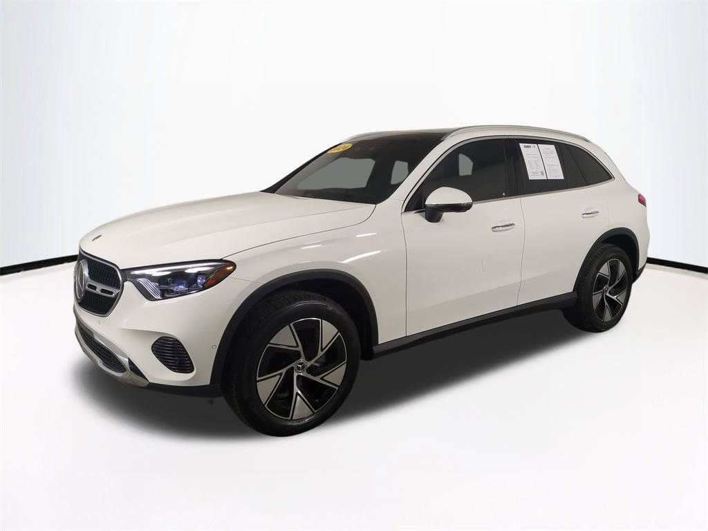 Used 2024 Mercedes-Benz GLC 300 4MATIC image 9